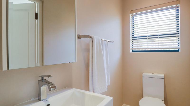 To Let 5 Bedroom Property for Rent in Pinnacle Point Golf Estate Western Cape